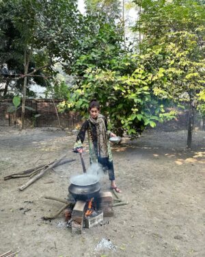 Umme Ahmed Shishir Instagram - When in shoshur Bari it’s a picnic and my signature beef curry 🍽
