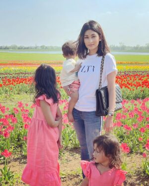 Umme Ahmed Shishir Instagram - When my kids won’t give me a decent picture, their just so mesmerised by the beauty of the background 🌷🌷
