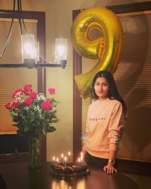 Umme Ahmed Shishir Instagram - Sending in love from miles away, a surprise was arranged by him❤️ see you in a moment of time 🥰 #anniversary