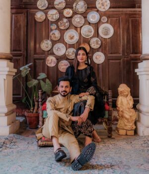 Uroosa Qureshi Instagram - Eid-e-Mohabbat Mubarak ❤️

Wearing @ahmadrazastudio @ahmadraza_men 
Location @morhaveli 
👞 @gomilaintersole