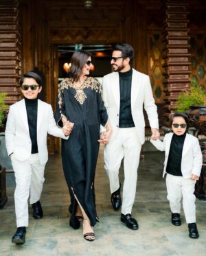 Uroosa Qureshi Instagram - Main Haseen 🖤
Mere Deewane Teen 🤍🤍🤍

📸 @abdulsamadzia 
👗 @minakashifofficial 
Kids suits @gemgarments ( PR @aniqaspr.official )