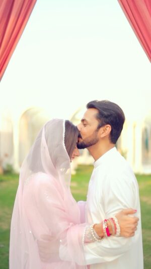 Uroosa Qureshi Instagram - Tum Kya Mile 🤍
ALHAMDULILLAH 🙏🏻

🎥 @adil_bajwa_ 
Studio @getsettt