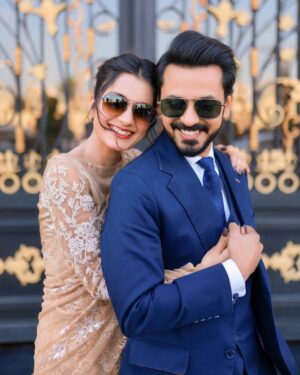 Uroosa Qureshi Instagram - Love is COOL baaki sab FAZOOL 😎

Saari @musferahsaadofficial 
📸 @weddingsbysalman