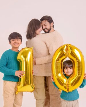 Uroosa Qureshi Instagram - SUKOON hai to SHADI hit hai
Apni to phir Super hit hai ❤️
ALHAMDULILLAH 10 saal Uroosa & Bilal
#10thWeddingAnniversary 

📸 1st & 3rd pic taken by Sohaan Qureshi
📸 @moizalvi.official 
Studio @mastudio999