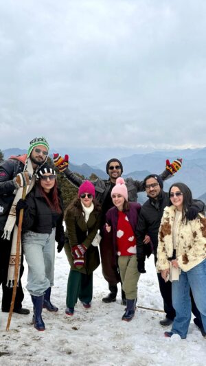Urvashi Pardeshi Instagram - tag your friends 🫂😂

#comedy #dosti #trending #vacation #manali #viralvideos #singhisking #explore #mountains