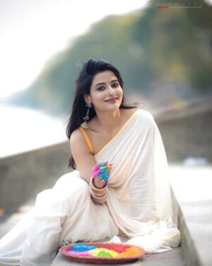 Ushasi Ray Instagram - হয়েছি বসন্তে আমি বাসনা বিলাসী 😍