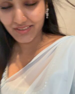 VJ Ezhilarasi Instagram - 🦢