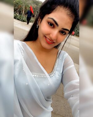VJ Ezhilarasi Instagram - 🦢