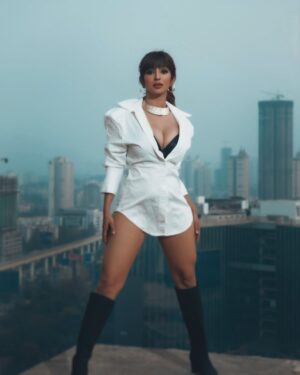 Vaibhavi Joshi Instagram - Be bold, be brave enough to be your true self ❤️

#instagram #weekend #saturday #fashion #fashionstyle #stylist #shoot #actress #model #yogini #fitnessaddict #instagood #instalike #instamood #saturdayvibes #explorepage #explor #naturelover #instaphoto #goodmood #stylefashion #goodday