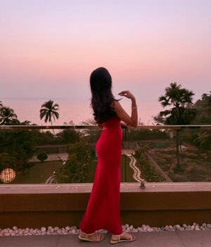 Vaishnavi Andhale Instagram - Sweet and Spicy with a sprinkle of Sparkle 🌶️🍫✨
Serving my Sundowner look freshly from Goa !