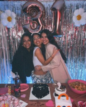 Valeria Emiliani Instagram - Los 31 más celebrados! G R A C I A S 💝 (Los que no salieron en las fotos la estaban pasando tan bueno que se nos olvidó 🤪)