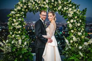 Valeria Ortega Instagram - Happy anniversary @franklawn 
El año pasado celebrábamos nuestro matrimonio 

Me casaría de nuevo! 
@coniprovens @danielagaldames @gioyber @cinemabuke