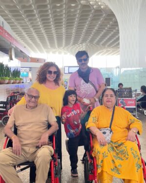 Vandana Sajnani Instagram - Plan made by @yuvaankhattar ❤️
To take his parents and grand parents n his Maamu for a trip to #Goa .. 4 days of itenary chalked out by him ❤️.
#Staytuned in the stories and the posts :) .. You can check out the stories :) 
3 different gorgeous properties ! 
#Goavibes #Goalife #goabeach #sun #Sand #beach #familytrip #sunsets 
#Babytraveler #babyblogger #Traveler