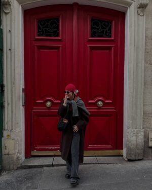 Vanessa Aleksander Instagram - emily w paryżu, vanessa (w) paradis // #paris #alorsondanse