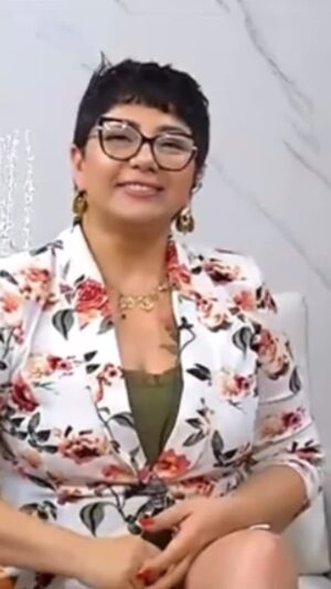 Vanessa Daroch Instagram - ✨ ¡Nuevo capítulo en @cuentamelotodotv.cl! ✨

En esta edición, nuestra querida Vane nos compartió todo sobre los rituales de limpieza energética y cómo podemos usarlos para renovar nuestras energías y atraer vibraciones positivas. 🔮✨

Desde hierbas y sahumerios hasta técnicas ancestrales, aprendimos formas sencillas y efectivas para limpiar nuestro espacio y equilibrar nuestra energía.

¿Tienes algún ritual favorito? ¡Cuéntanos en los comentarios! 👇💬

#CuéntameloTodoTV #LimpiezaEnergética #RitualesDeLimpieza #EnergíaPositiva