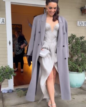 Vanessa Rubio Instagram - Remember you are a Goddess and you deserve the best. Never forget that 🤍 This exquisite dress by @marialuciahohanofficial 
@marialucianhohan24 was perfectly aligned with me to celebrate the @cobrakaiseries final premiere. This serendipitous role of Carmen is very much connected in my heart to my mother, who is in the Heavenly realms. I felt her grace all throughout filming of the series, and in all the epic celebration. Here’s to the Goddess path 🤍🌹🤍