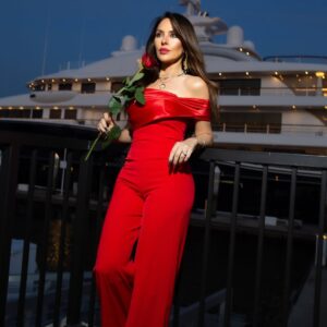 Vanessa Villela Instagram - Love is in the air ✨❤️🌹❤️✨ @fashionnova 
Red is my power color this Valentine’s Day. Self love in full bloom ❤️ Swipe to see the full vibe🥰 #OwnYourPower

Wearing Be Yourself jumpsuit 🥰✨
#StyleInspo #FashionGoals #ChicAndTrendy #ValentinesOutfit #FashionNova