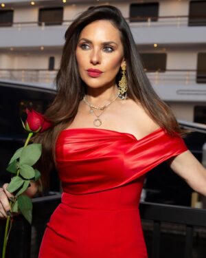 Vanessa Villela Instagram - Love is in the air ✨❤️🌹❤️✨ @fashionnova 
Red is my power color this Valentine’s Day. Self love in full bloom ❤️ Swipe to see the full vibe🥰 #OwnYourPower

Wearing Be Yourself jumpsuit 🥰✨
#StyleInspo #FashionGoals #ChicAndTrendy #ValentinesOutfit #FashionNova