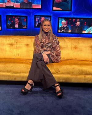 Vanessa Williams Instagram - Glammed up, powered up, and ready to chat on @thejonathanrossshowofficial ! Can’t go wrong with a little leopard, right? 😉

Credits:
Leopard top and pants @pamellaroland 
Jewellery @fope1929 
Shoes @solebliss 
Styling @vaanitaoakey 
Hair @svenbayerbach 
Makeup @gracexhayward 
Special thanks @brandonnlewis
