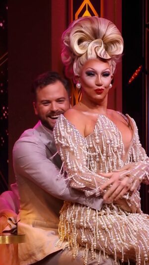 Vanessa van Cartier Instagram - WOW! Vanessa van Cartier in Make Up Your Mind is next-level fabulous! 💅💖 Jim Bakkum weet niet hoe snel hij ‘JA’ moet zeggen tegen een uitnodiging. Snappen we. 

#MakeUpYourMind #Glamour #Entertainment