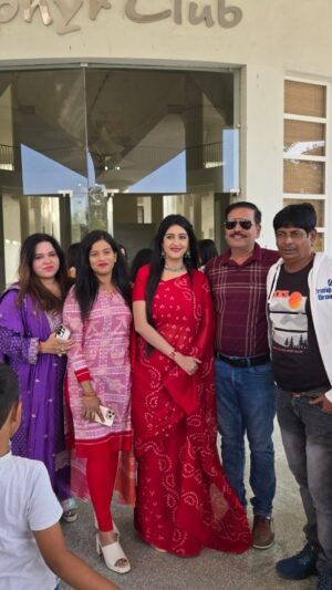 Varsha Priyadarshini Instagram - Thankful to Bangalore family 🙏 gratitude for loving & supporting WIFE movie 🙏 Love & respect ❤️