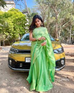 Actress Vasanthi Krishnan HD Photos and Wallpapers March 2025