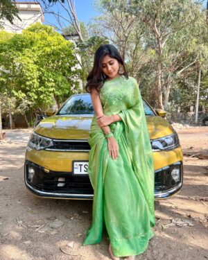 Vasanthi Krishnan Instagram - 💚💚💚💚💚
Happy birthday to my Goldy❤️😘
 Welcome to another year in the fast lane🥳
.
.
.
.
#car 
#myfavorite 
#vk 

#instrgram #instagood #vk #vasanthikrishnan #mybirthday🎂 #mycarbirthday #cutest #welcome #picoftgeday❤️❤️