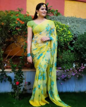 Veena Ponnappa Instagram - Blissful @veena_ponnappa_vnaa ✨️❤️

#veena #veenaponnappa #ravoyichandama #kannadaactress #newlook #enjoying #happyme #telugu #teluguserials #etvtelugu #beingme #teluguserial #sandalwood #actor #homely #goodevening #helloinsta #smilehappily #sareelover #kannadaserials #angry #actorlife #rudrani #dynamite #saree #cute #gun