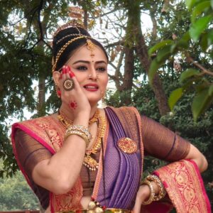 Veena Ponnappa Instagram - Enthusiasm is Excitement with Inspiration, Motivation & a Pinch of Creativity 

@veena_ponnappa_vnaa 😉😃❤️

#veena #veenaponnappa #sandalwood #kannadaactress #queen #serials #royal #kannadaserials #aggressive #teluguserials #starmaa #reelsinstagram #actor #actorlife #newlook #kannadaactor #newmakeover #mangaladevi #happyme #udhoudhosrirenukayellamma #shootmode
