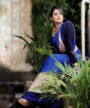 Veena Ponnappa Instagram - No Matter what the Obstacles are; Hold Your Head High and Face it like a Champ
@veena_ponnappa_vnaa ✨️🥰

#veena #veenaponnappa #ravoyichandama #kannadaactress #blue #sankarantikivastunam #happyme #telugu #teluguserials #etvtelugu #beingme #teluguserial #sandalwood #actor #homely #smilehappily #sareelover #kannadaserials #smiling #actorlife #rudrani #traditional #saree #cute #memories