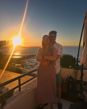 Veronica Bianchi Instagram - Nos vamos acercando al sexto mes🤰🏻
Feliz. Rodeada de mi familia que es la mejor del mundo.
El amor de mi marido que no puede estar más emocionado con la llegada de Agustín.
La alegría (y trabajo) que nos entregan los tres 🐾🐾🐾 de la casa. 
La plenitud de tomar buenas decisiones❤️
Agradecida de tanto amor🥹