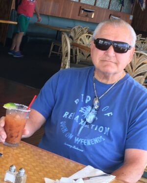 Vicki Lawrence Instagram - Took the boat out to see Al today. Would have been his 83rd #birthday.  #cheers,BFA🥂 @hawaiiyachtclub