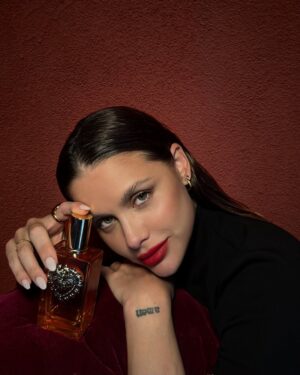 Victoria Saravia Instagram - En el mes del amor , regala amor @dolcegabbana_beauty 💖
Es el momento perfecto para celebrar el amor en todas sus formas: el que damos, el que recibimos y el que nos inspira cada día.