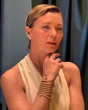 Vittoria Belvedere Instagram - Work in progress! 
@gerundiopasini 
@alessandrogabriele1970 @simonapetrolini @francescoormando @valeriakmarchetti @manola_spaziani_mua @claudiazolli_hairstylist_ 

www.artifexspa.com