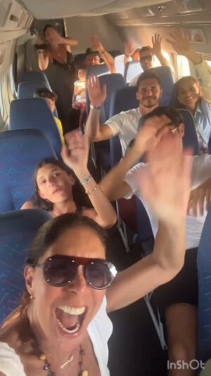 Viviana Gibelli Instagram - Nos fuimos…

Porque Los Roques y la familia siempre son el mejor plan! ✈️☀️🌊

@aerocaribevzla  I ❤️ Los Roques