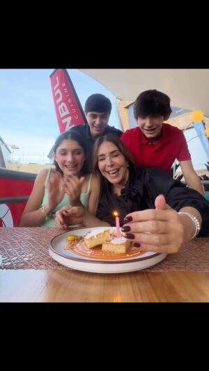 Viviana Gibelli Instagram - Feliz cumple feliz para mi!!! 🎂🫶 Gracias por tanto mi Dios

Hoy pase un día bellísimo… Les cuento un poquito en las historias 😘 Y gracias por tantos mensajes de cariño. Los quiero ❤️

@istanbulvzla 

Mis regalos de hoy @romadesigns899 y mi hermosa chaqueta de @hugoespina