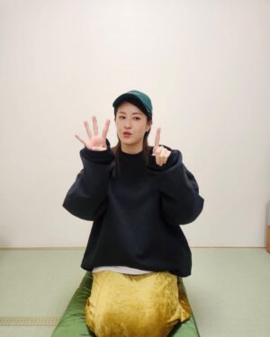 Wakana Matsumoto Instagram - 本日、また一つ歳を重ねました。

いつもありがとうございます。

相変わらず『自分らしくマイペースに』を目標に、忙しいときこそ目の前の小さな幸せにも気づけるような心でいたいです。

よし！！頑張ります！！！

今後もどうぞよろしくお願いします🌱