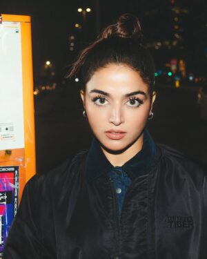Wamiqa Gabbi Instagram - The eyes chico…. they never lie 💛👁️👁️
@onitsukatigerofficial @onitsukatigerindia 
……………………………………
📸Captured at the right moments by @gourabganguli 
👕Imagination put together by @naheedee 
💄Makeup art by @makeupbyriddhima 
💆🏻‍♀️Playsession with my hair by @kritikagill