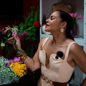 Wanda Sais Instagram - ✨ ¡Un día especial en elikonia flores! ✨

Hoy tuvimos el honor de recibir a la talentosa Wanda Sais, quien llenó nuestro espacio de alegría y elegancia. 🌹💫 Su energía y carisma hicieron que cada flor brillara aún más.

Gracias, Wanda, por compartir este hermoso momento con nosotros. ¡Te esperamos siempre con los brazos abiertos! 💐💖

📍 Visítanos y descubre la magia de nuestras flores en www.regalafloresconamor.com

#elikoniaflores #RegalaFloresConAmor #WandaSais #BellezaNatural #FloresConEncanto