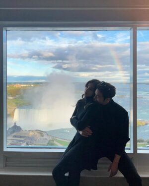 Wannarot Sonthichai Instagram - Niagara Falls with @mac_waang ❤️
วิวดีงาม ร้านMorton's Grille อาหารอร่อยมากกก😍
#wwcoupleincanada