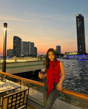 Wannarot Sonthichai Instagram - 🌅 𝑠𝑢𝑛𝑠𝑒𝑡 𝑤𝑖𝑡ℎ 𝑦𝑜𝑢：）
𝑃ℎ𝑜𝑡𝑜 𝑏𝑦 𝑏𝑎𝑏𝑖𝑒 