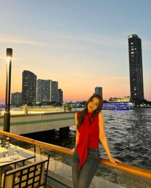 Wannarot Sonthichai Instagram - 🌅 𝑠𝑢𝑛𝑠𝑒𝑡 𝑤𝑖𝑡ℎ 𝑦𝑜𝑢：）
𝑃ℎ𝑜𝑡𝑜 𝑏𝑦 𝑏𝑎𝑏𝑖𝑒 