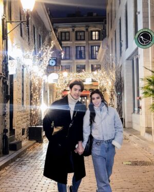 Wannarot Sonthichai Instagram - I walk you home. 
you walk me home.
.
.
.
so we are all just walking our home:) 🏠❤️👫
#wwcouple #wwcoupleincanada 
#montreal