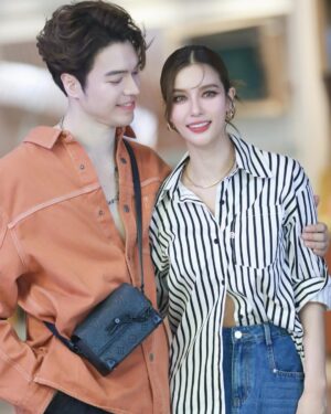 Wannarot Sonthichai Instagram - เกือบดีแล้ว แต่ติดเล่นไปหน่อย🤪❤️
@mac_waang 
#wwcouple
ขอบคุณแฟนคลับที่อดทนพวกเราได้นะคะ รัก~ 🫶🏻
@villwannarot__official @teampmac