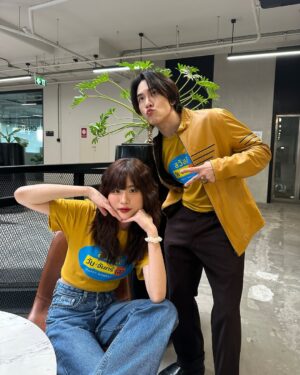 Warisara Jitpreedasakul Instagram - #happymondays เข้าโรงแย้วววว💛!
กิมจิ จิดาภา เปิดเครื่องพร้อมด่าแล้วค่ะะะ55555555

หนังเรื่องที่2ในชีวิตของเบล ขอบคุณพี่ก่อ @penkor และพี่ๆทุกคนที่ชวนนุมาเล่นหนังเรื่องนี้ เป็นประสบการณ์ที่ดีมากๆในชีวิตนุ ขอบคุณพี่ๆนักแสดงทุกคนและพี่ๆทีมงานคุณภาพทุกคนที่ทำงานกันอย่างขันแข็ง พี่ๆเก่งมากกกก ดีใจและภูมิใจมากๆที่ได้มาเล่นหนังเรื่องนี้ ทุกคนทุ่มสุดตัวโก่งงงมาก5555555 ฝากหนังเรื่องนี้ไว้กับทุกคนด้วยนะค้าบบ เชื่อว่าจะเป็นหนังที่ให้อะไรทุกคนหลังดูจบแน่นอน และเตรียมปอดมาด้วย เพราะขำปอดโยกกันแน่นอน52515255251 

ปล.ดูหนังเรื่องนี้ที่ไหนไม่สนุกเท่าดูในโรงงง!!! ไปจ้าา ปอดโยกกันจ้าาาาา5252552525252552 // ขำแบบGen Z