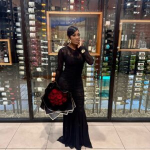 Wendy Osefo Instagram - Let’s grab dinner out of the country is indeed a love language. Our 16th Valentine’s Day together and you continue to raise the bar. I love you deep 🌹🌹