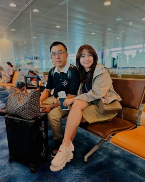 Wiwid Gunawan Instagram - May you attract a divine partner who loves every cell of you. The warrior, the gentle, the loving, the sexy, the comfy, the quiet, the talkative, the vulnerable, the bold, the sensitive, the nurturing and the powerful - the absolute whole, wonderful being you are. #aaamiinn #insatgram #thirdeyethoughts #happy #beauty #healthy #wiwidgunawan216 #blessed #widlov❣️