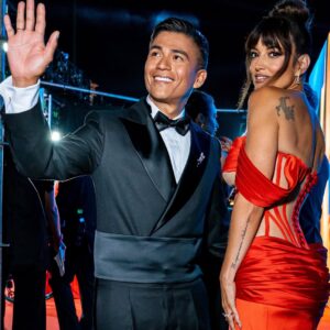 Yamila Reyna Instagram - Gala de viña 2025
Luciéndome con este morenazo hermoso, 
Que lindo es caminar de tu mano @americooficial ♥️