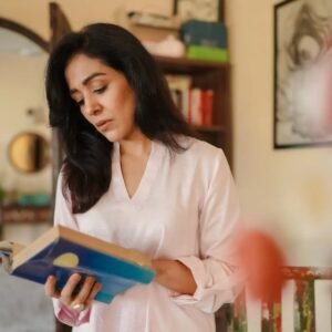 Yasra Rizvi Instagram - Tumhaare sheher ke saare kharaab logon ne .. Tumhaare baare mein sab kuch sahi bataaya tha :)

Wardrobe: @onfleek_pk 
MUA: @mubsher.bhatti 
Styling: misbah_gopalani

A very special thank you to @alchemistspk for having my back!

#alchemistspk #fashion #onfleek #yasrarizi