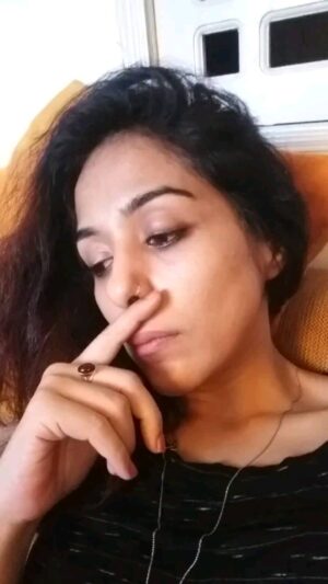 Yasra Rizvi Instagram - Sawalaat se? Khayalaat se? Kon mohabbat kerta hai?

#poetry #ghazam #yasrarizvi